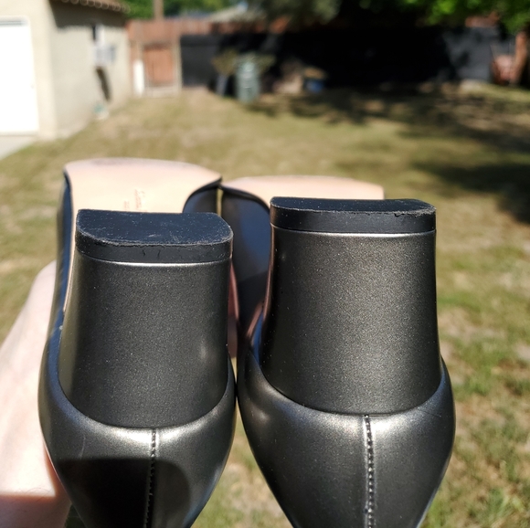Salvatore Ferragamo Pumps.  Size 9. EUC. Gold Silver. Made in Italy - Picture 9 of 15
